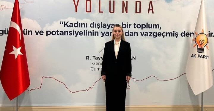 AK Parti Efeler kadın kolları başkanı istifa etti
