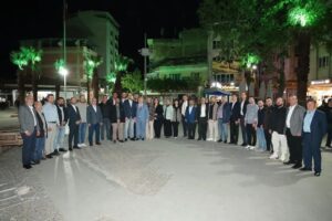 AK Parti İncirliova’da ilk toplantıda güç gösterisi (2)