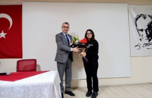 Kaymakam Abay, öğrencilerle deneyimlerini paylaştı Kaymakam Abay, öğrencilerle deneyimlerini paylaştı