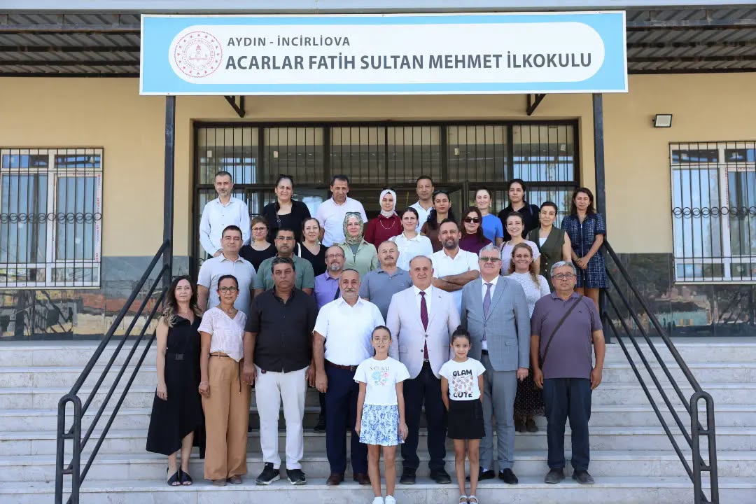 İncirliova’nın Acarlar Mahallesi’nde depreme dayanıksız olduğu gerekçesiyle yıkılan Fatih Sultan