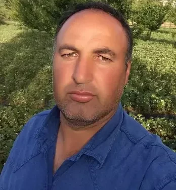 Ağaca çarpan traktörün sürücüsü 1 gün sonra öldü