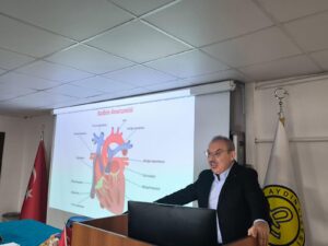 Akademisyenler Aydın Lisesi’nde ders veriyor (1)