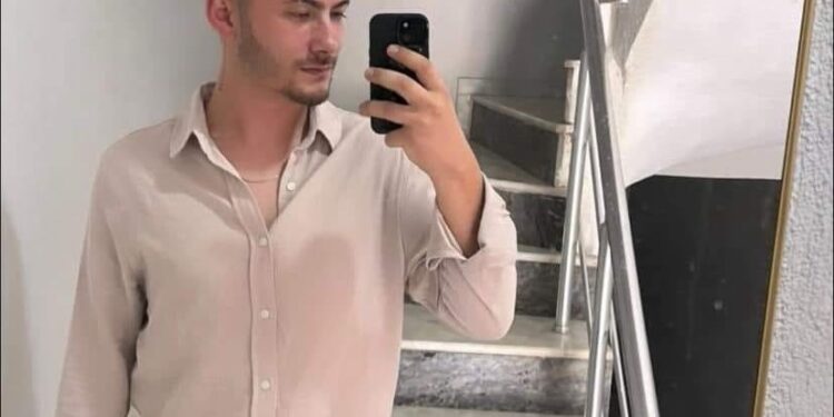 Motosikletle direğe çarpan Ali hayatını kaybetti