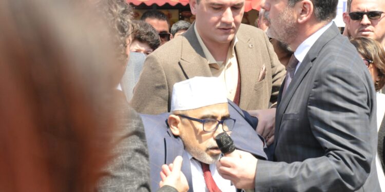 MHP’nin lokma hayrında imam bayıldı