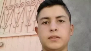 Mersin’in Tarsus ilçesinde evde ampul değiştirirken elektrik akımına kapılan Eren Boztepe (22),
