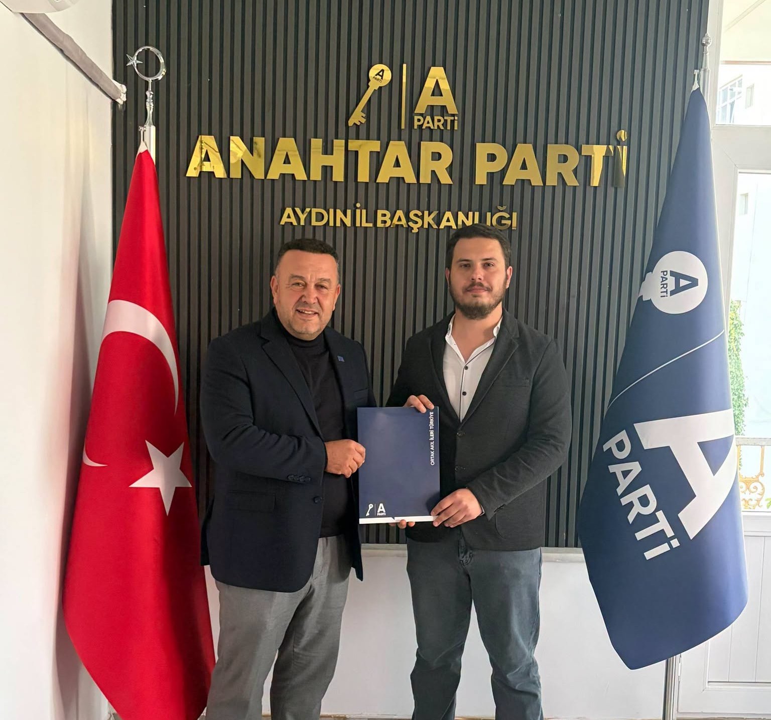 Anahtar Parti Didim Ilce Baskanligina Osman Baran Pekgoz atandi Anahtar Parti Didim Ilce Baskanligina Osman Baran Pekgoz atandi