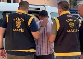 Anne Cezaevine giren oğluyla ağabeylerine selam iletti