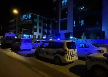 Anne, baba ve oğulları öldürülmüş halde bulundu