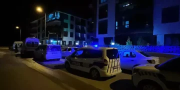 Anne, baba ve oğulları öldürülmüş halde bulundu