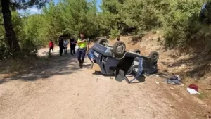 Anne ve 2 yaşındaki oğlu uçurumda can verdi Anne ve 2 yaşındaki oğlu uçurumda can verdi