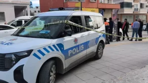 Anne ve oğlunu, ardından büfeciyi öldürdü; Vurularak yakaladı Anne ve oğlunu, ardından büfeciyi öldürdü; Vurularak yakaladı