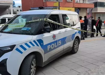 Anne ve oğlunu, ardından büfeciyi öldürdü; Vurularak yakaladı