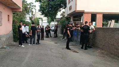 Batman’da Seve Cihangir (55), evinin avlusundaki çöp konteynerinde ölü bulundu.