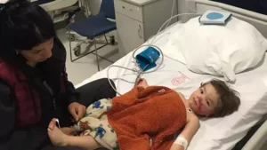 Apartmanda Pitbull dehşeti İki kardeş ölümden döndü