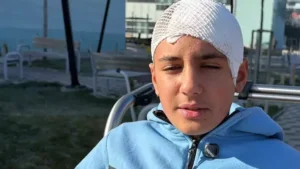 Arkadaşıyla şakalaşırken hastanelik oldu