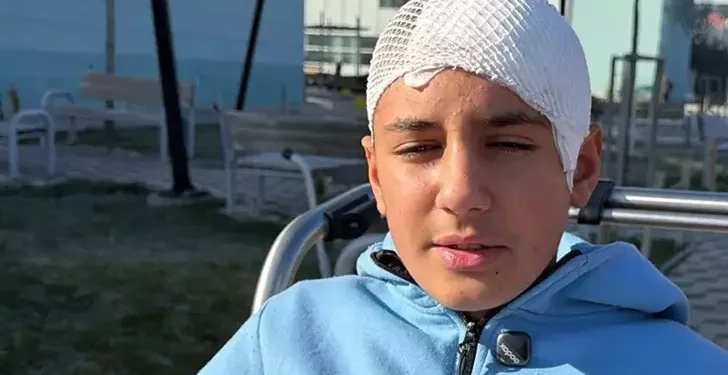 Arkadaşıyla şakalaşırken hastanelik oldu