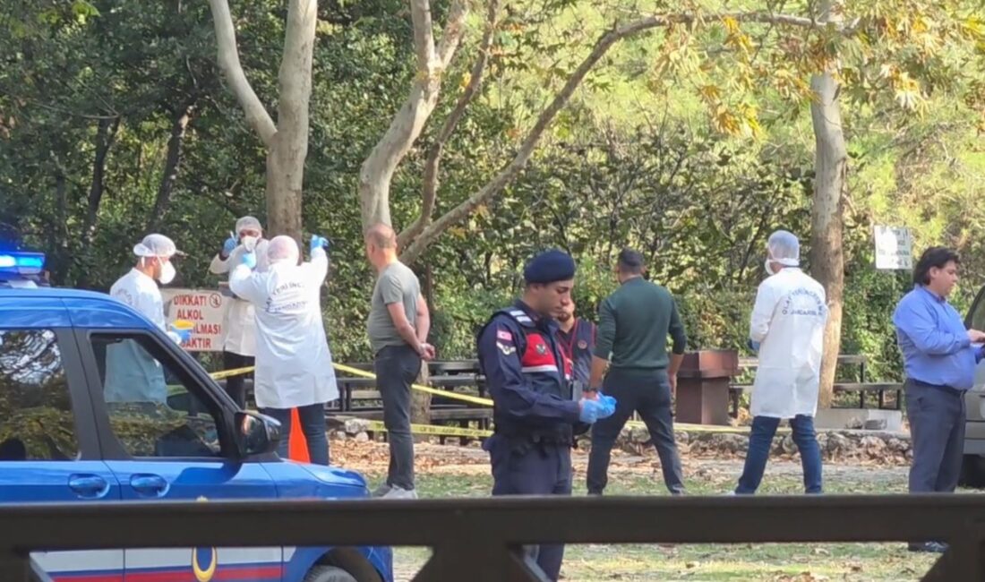 Arkadaşlık teklifini reddeden kadını öldürdü Adana’nın Kozan ilçesinde 22 yaşındaki Sevda Dinler, iddiaya göre arkadaşlık
