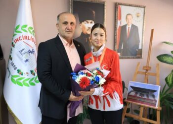 Avrupa üçüncüsü Sude Nas İncirliova’nın gururu oldu (1)