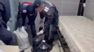 Aydın 6 ton sahte şarap yakalandı Aydın 6 ton sahte şarap yakalandı