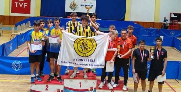 Aydın Lisesi masa tenisinde il şampiyonu oldu (1)