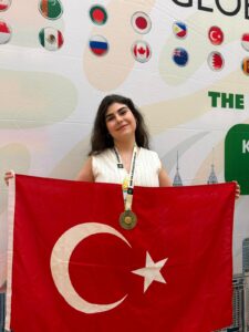 Aydın Lisesi öğrencisinden uluslararası matematik zaferi (1) Aydın Lisesi öğrencisinden uluslararası matematik zaferi (1)