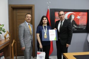 Aydın Lisesi öğrencisi Rengin Yaralı, uluslararası matematik arenasında elde ettiği