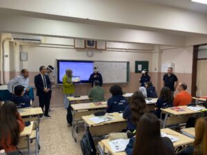 Aydın Lisesi’nde sanal gerçeklik (VR) dönemi başladı (1) Aydın Lisesi’nde sanal gerçeklik (VR) dönemi başladı (1)