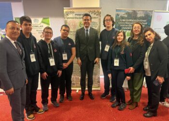 Aydın Lisesi’nden Yeşil Adımlar Zirvesi’nde gururlandıran başarı (2)