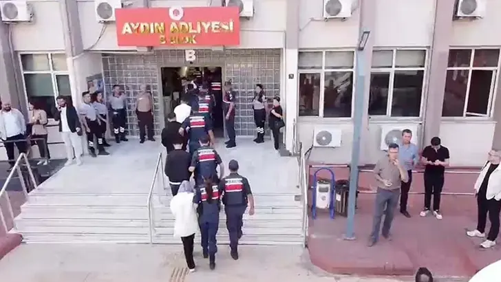 Aydın merkezli yasa dışı bahis operasyonu: 12 tutuklama Aydın'da jandarma ekiplerince yasa dışı bahis suçuna yönelik düzenlenen operasyonda