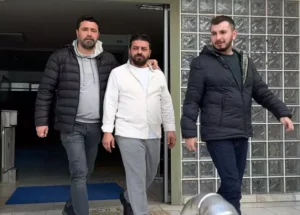 Aydın’da 100 bin TL rüşvet isteyen kuzenler tutuklandı Aydın’da 100 bin TL rüşvet isteyen kuzenler tutuklandı