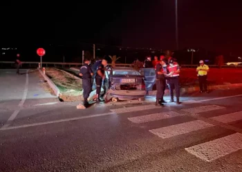 Aydın'da 2 otomobil çarpıştı 2 ölü, 3 yaralı