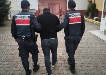 28 suçtan aranan hükümlü kardeşinin kimliğiyle yakalandı