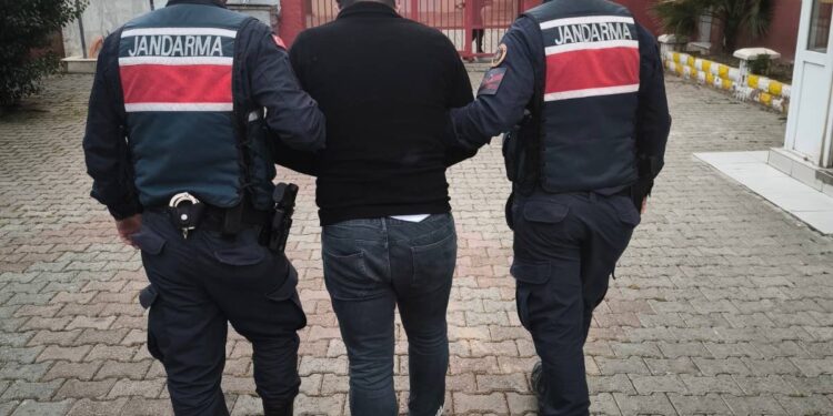 28 suçtan aranan hükümlü kardeşinin kimliğiyle yakalandı