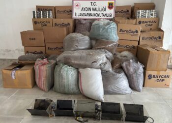  Aydın'da 3 ton kaçak sigarayla yakalandılar