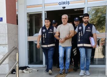 40 yıl hapis cezasıyla aranıyordu, kovalamacada yakalandı