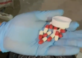 Aydın’da 7 bin uyuşturucu hapla yakalanan 2 şüpheli tutuklandı (4)