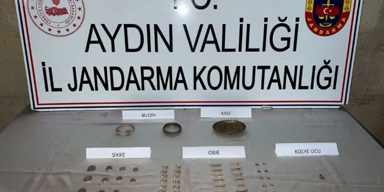 Germencik’te besihane ve seradan 66 tarihi eser çıktı