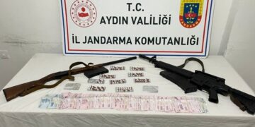 Aydın’da evden uyuşturucu ve silah çıktı