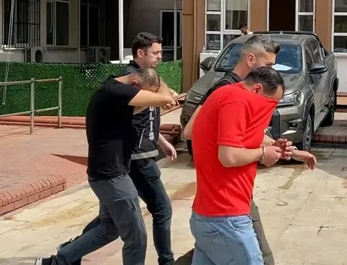 Aydın’da film gibi takip Araçlara çarpıp kaçtılar