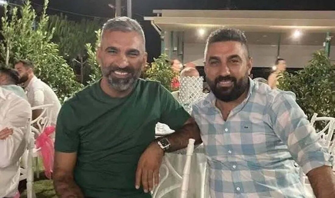 Aydın'da eski Aydınspor Kulübü Başkanı Erhan Özlüer ile kardeşi Ayhan