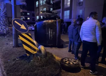 Aydın’da iki otomobil çarpıştı 6 yaralı