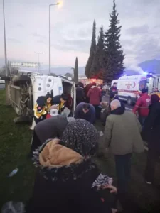 Aydın'da işçi servis minibüsü devrildi; 16 yaralı
