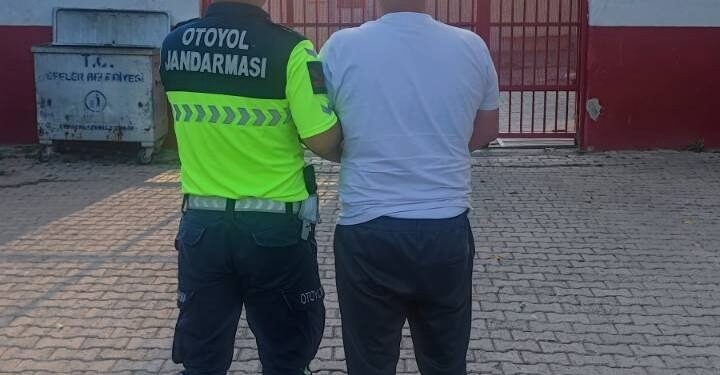 Aydın’da kaçak göçmen organizatörü tutuklandı