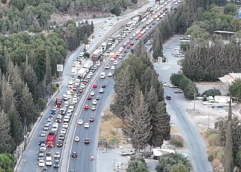 Söke'de kilometrelerce araç kuyruğu oluştu