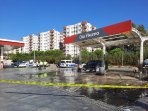 Aydın’ın Efeler İlçesinde bir akaryakıt istasyonunda henüz belirlenemeyen bir nedenle