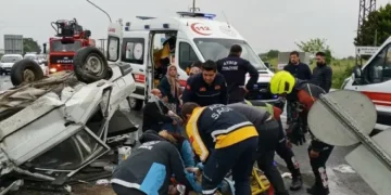 Aydın’da korkutan kaza Aile aracı takla attı, 6 yaralı (1)