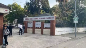 Aydın’da lise bahçesinde kanlı kavga 2 yaralı