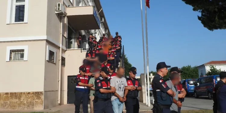 Aydın'da 205 milyonluk dolandırıcılık operasyonu: 17 Gözaltı