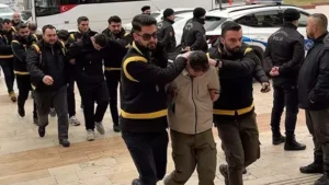 Aydın’da pazarcıların silahlı yer kavgasında 5 tutuklama Aydın’da pazarcıların silahlı yer kavgasında 5 tutuklama