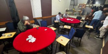 Aydın’da perde arkasında kumar oynarken yakalandılar (2)